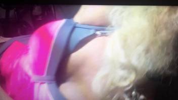 Mature whore throats a stiff dog dick in full webcam scenes